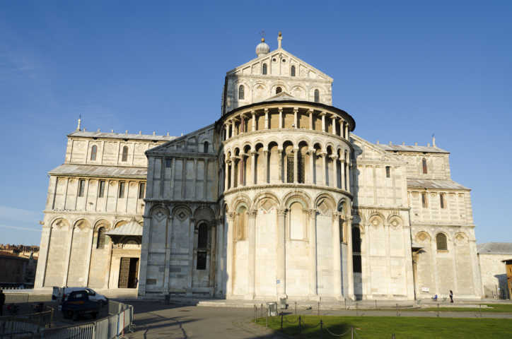 Italia 10 - Pisa - plaza del Milagro - catedral.jpg